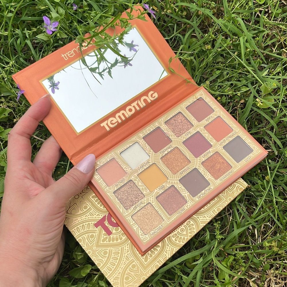 NEW beautycreations TEMPTING Eyeshadow Palette Makeup Palette Warm tone Neutrals